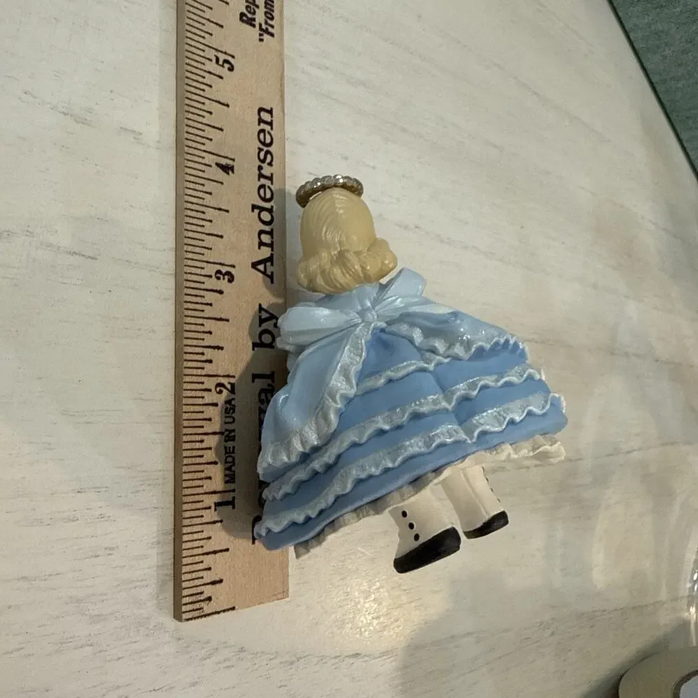 Vintage Hallmark Keepsake Ornament ALICE IN WONDERLAND Madame Alexander 2000‎